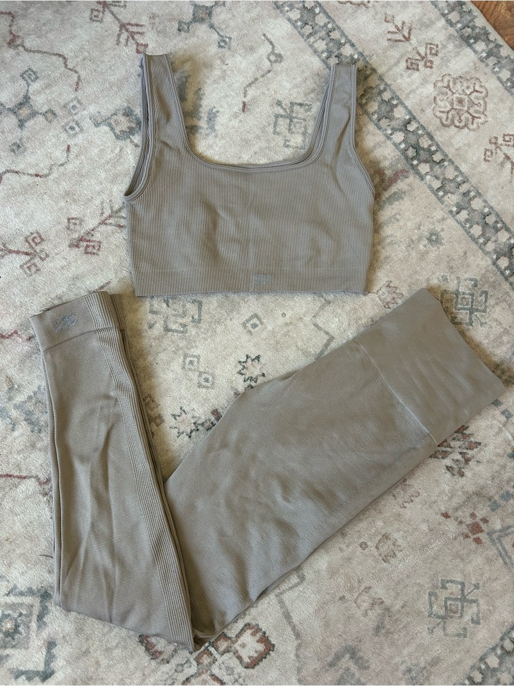 SET Active Sculptflex set in Taupe